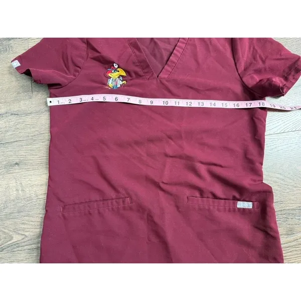 EUC‎ Womens Figs technical collection short sleeve KU University logo size XS - Image 9