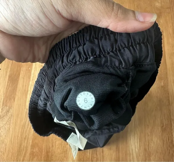 Lululemon Hotty Hot High-Rise Lined Short 4" - Image 6