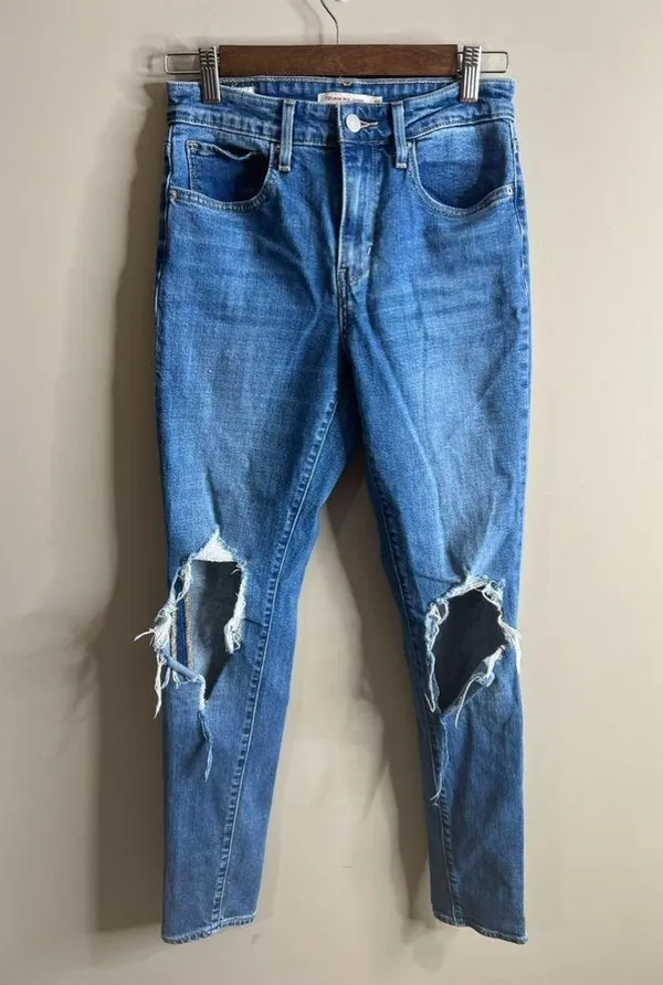 Levis high rise skinny jeans size 27 - Image 5