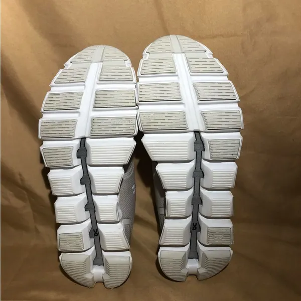 On Running Cloud 5 Running Shoes Size 9 - Image 7