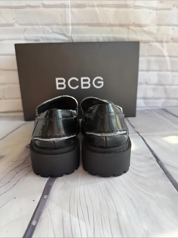 BCBGeneration Laney Loafer with Gold Accent Black Size 5 - Image 5