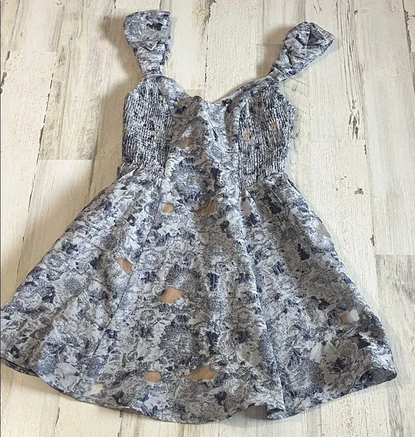 Elliatt Doves Dress In Slate Blue Size Small - Image 3