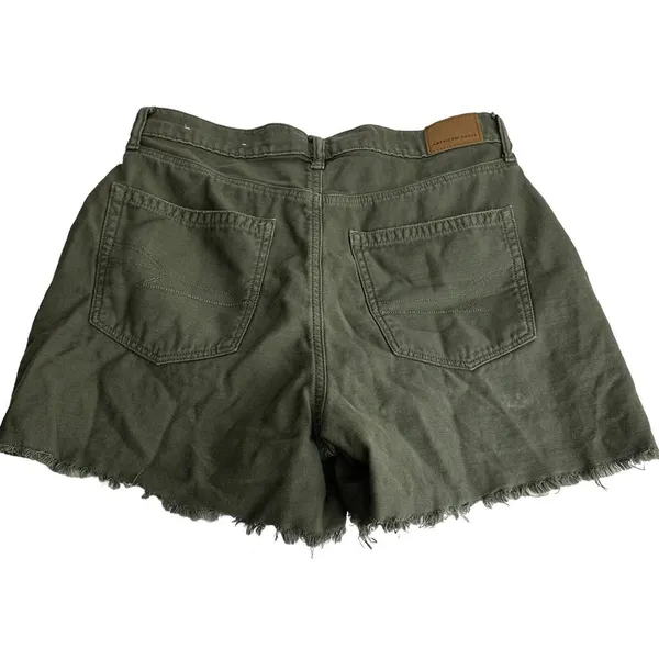 highest rise mom short green distressed cut off shorts Size 6 - Image 3
