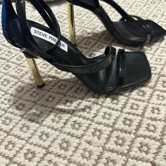 Steve Madden Black and Gold Strappy Heels - Image 3