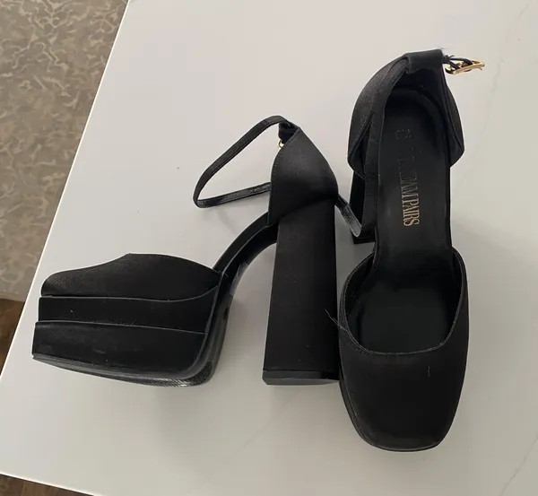 High Heels - Image 3