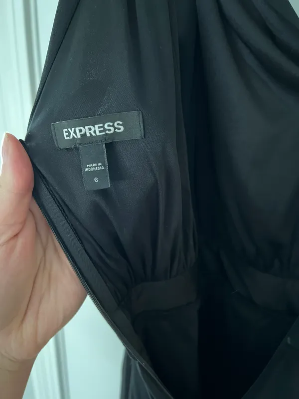 EXPRESS Long Black Formal Dress - Image 4