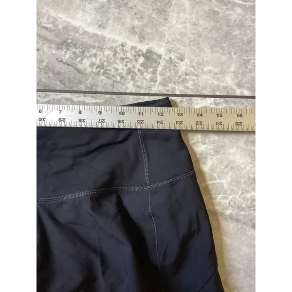 Quince NWOT Weightless High-Rise Running Shorts Black XS LB51123-DKBIZ01-21333 - Image 2