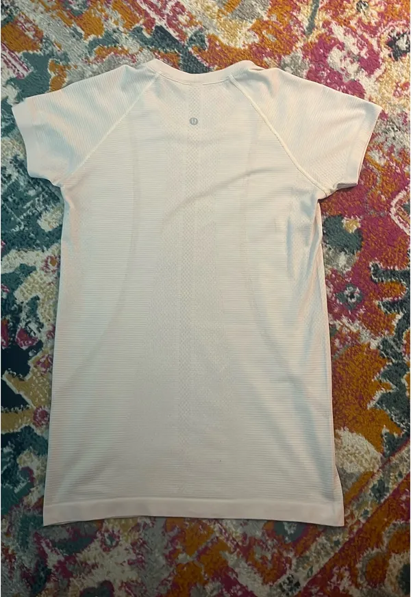 Lululemon Swiftly Tech Short Sleeve - Image 3