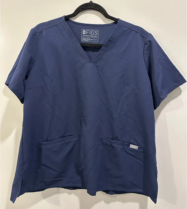 FIGS Casma Three Pocket Scrub Top PO 1518 Navy - Image 6