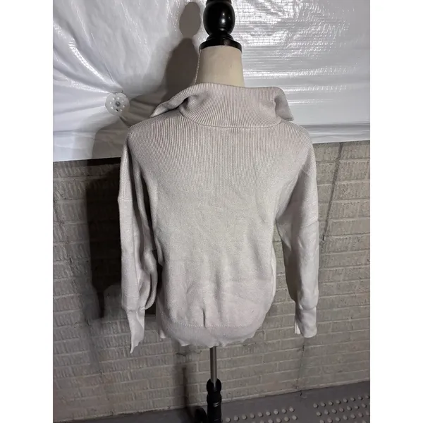 Amazon Light Grey Ribbed Quarter Zip Sweater Ring Pull Small - Image 4
