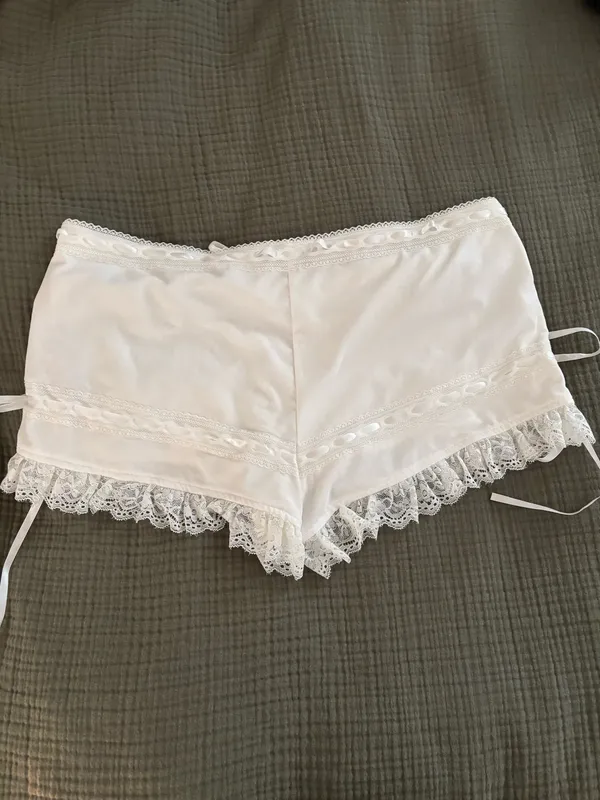 Edikted Marielle Ribbon Shorts  - Image 3