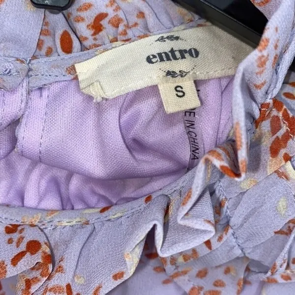 Entro size small lavender floral ruffle top - Image 4