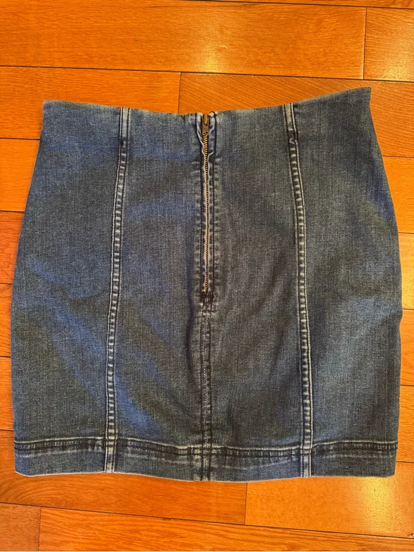 Free People Denim Mini Skirt Women’s Size 6 Blue Panel Stretch Jean Skirt EUC - Image 4