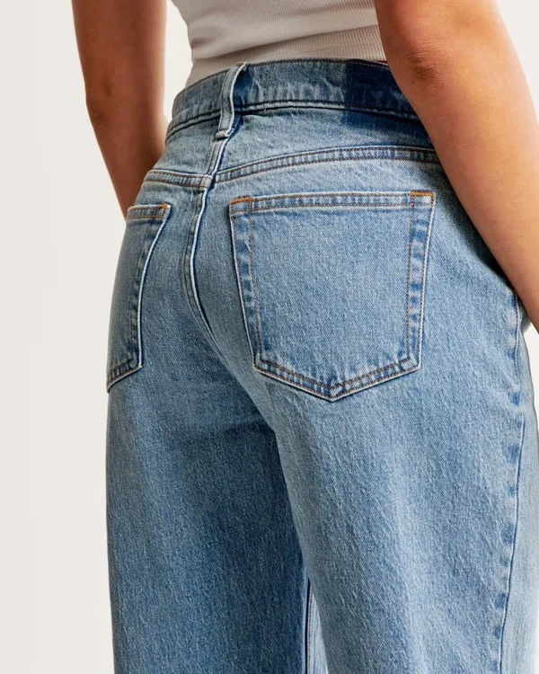 Abercrombie & Fitch The Baggy Low Rise Jeans Short Length - Image 2