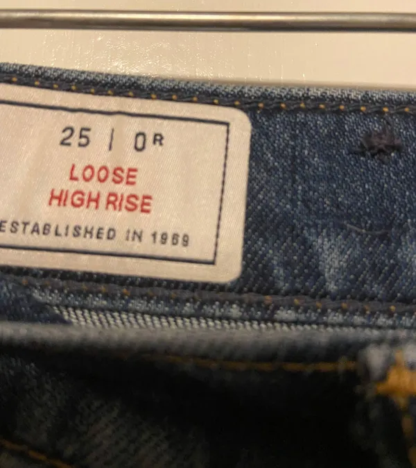 Gap High Rise Jeans - Image 4