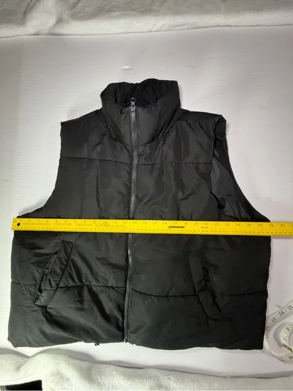 No Boundaries Black Quilted Puffer Vest - Zip Front - Image 4