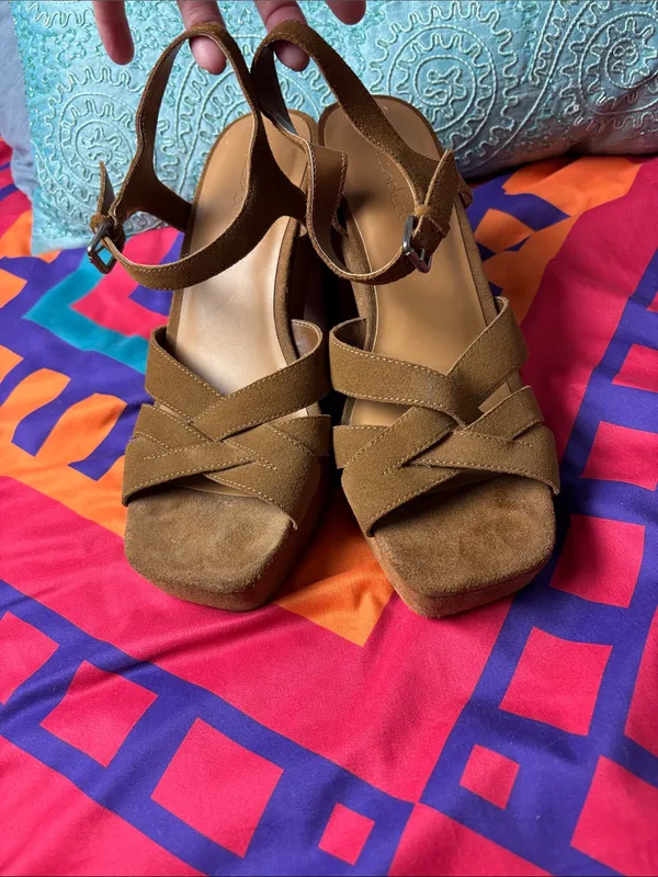 Splendid Brown Suede Crisscross Strap Heeled Sandals - Image 4