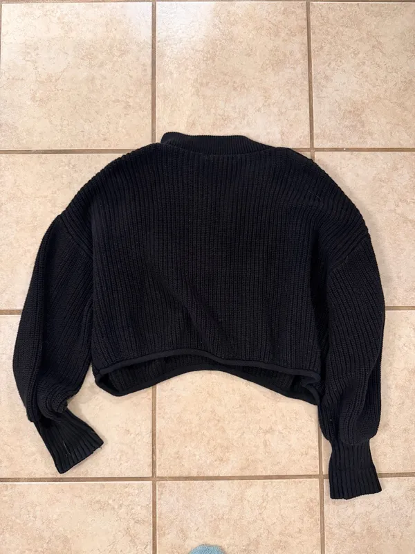 Forever 21 Black Chunky Knit Cropped Sweater - Image 3