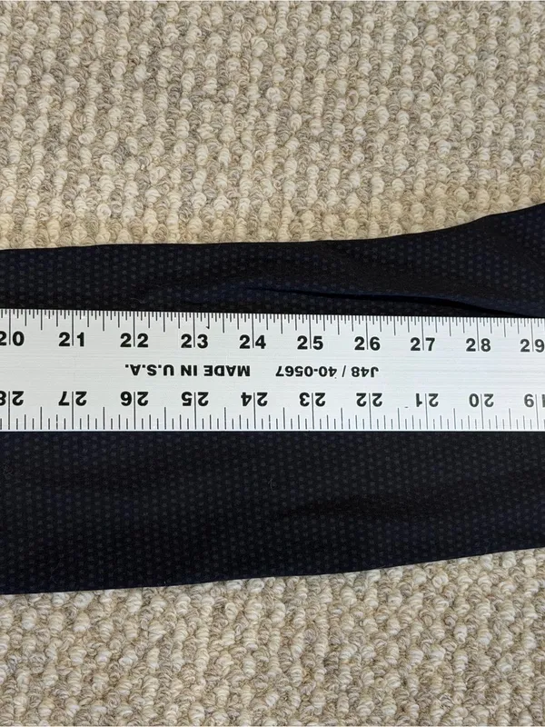 Lululemon Athletic Cropped 3/4 Dot Yoga Leggings Women’s Size 8 Black - Image 9