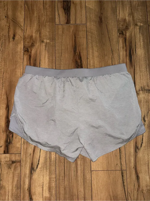 Light gray Under Armour shorts - Image 4