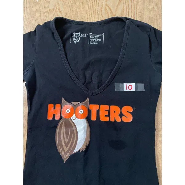B75 #10 Hooters Girl Worn V-Neck T-Shirt Black size Xs - Image 2