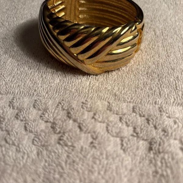 Lovely Vintage Hinged Clamper Bracelet, Gold-Tone - Image 2