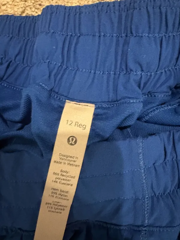 Lululemon Hotty Hot Shorts 2.5" Blue  - Image 3