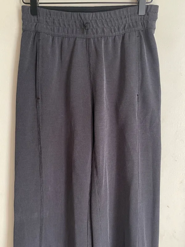 Lululemon Ribbed Softstreme Mid-Rise Pant Black - Image 8