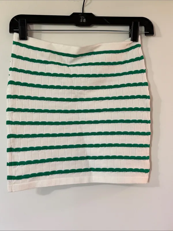 Zenana Outfitters White & Green Striped Twist-Front Knit Top - Image 4