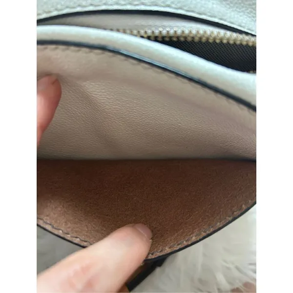 Fossil white and gray crossbody purse - Image 5
