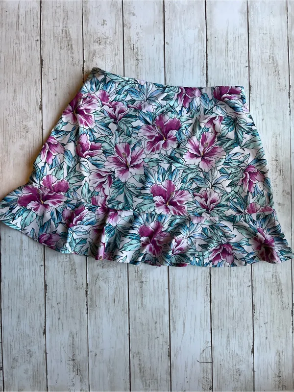 Tommy Bahama Active Blue Pink Floral Active Skort Size Small - Image 5