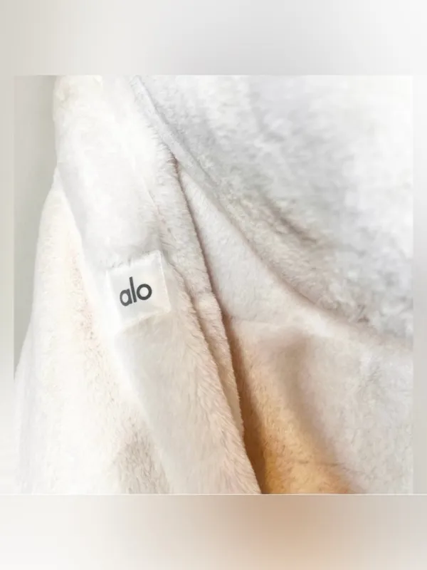 Alo Yoga Foxy Faux Fur Jacket Ivory White With Removable Hoodie Size Small - Image 6