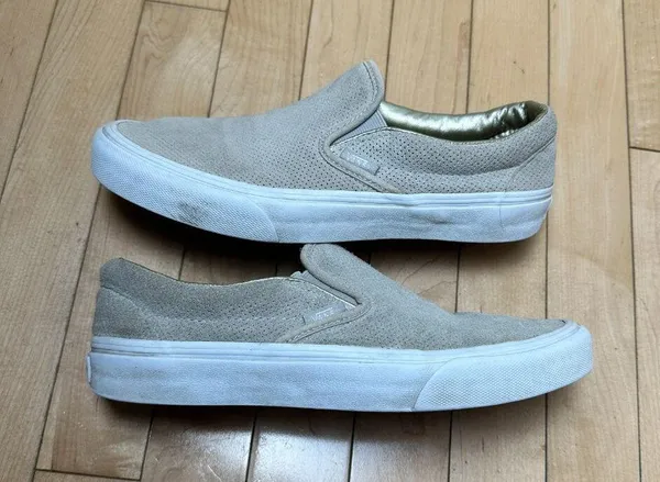 VANS Perforated Suede Classic Slip On Size 8.5 - Image 4