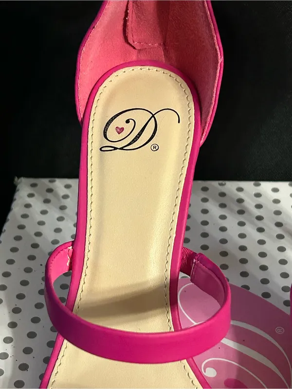 Delicious Women’s Estella Hot Pink Strappy Ankle-Heel Sandals SZ 6 BNIB - Image 6
