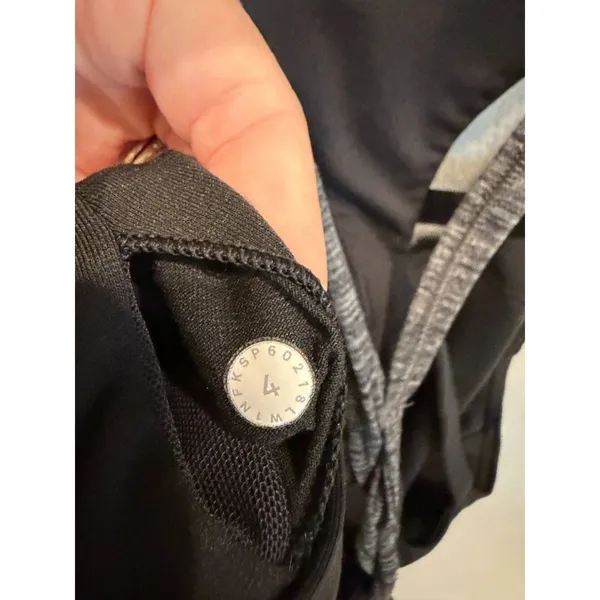 Lululemon Twist & Toil Tank Size‎ 4 Heathered Black Built In Bra Yoga Gym - Image 8