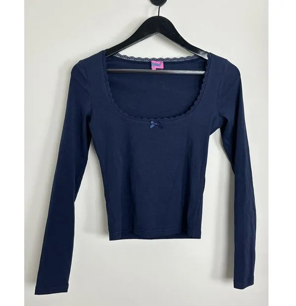 EDIKTED Mora Lace Trim Ribbed T-Shirt in Navy Size Small - Image 4