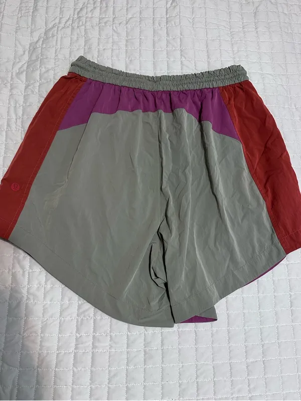 Lululemon Evergreen High-Rise Short 4.5" Pink Punch / Pink Lychee / Raw Linen - Image 6