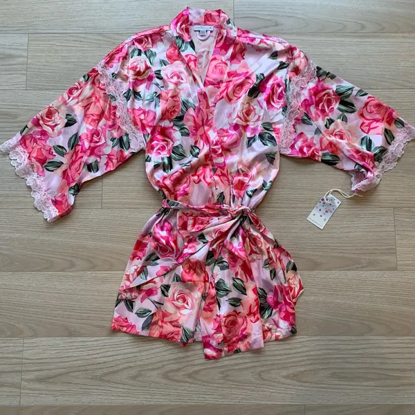 In Bloom by Jonquil Red and Pink Floral Ella Satin Robe NWT Size XL - Image 2
