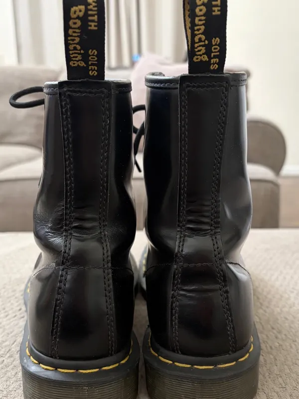Dr. Martens Black 8-Eye Lace Up Boots Sz 9 - Image 6