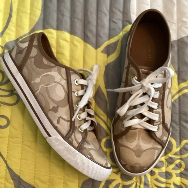 Coach Dee Signature Canvas Sneakers Sz 7B - Image 2