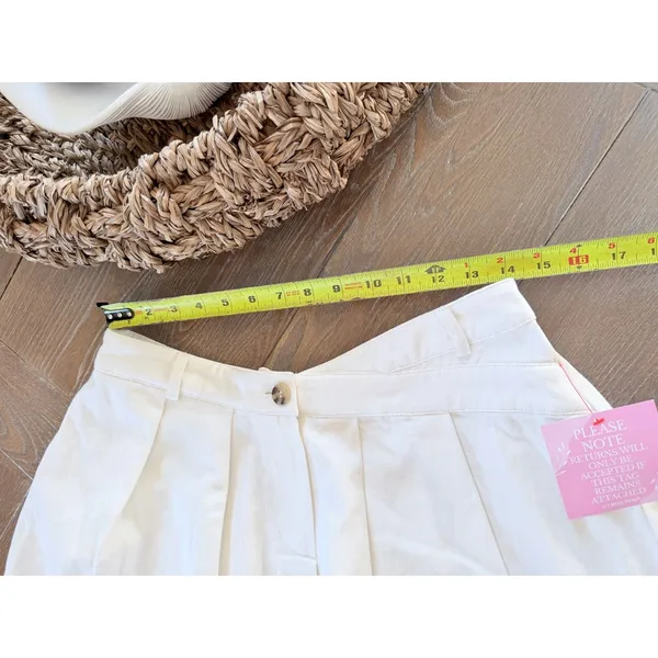 NWOT Le Lis Collection Pleated Mini Skort Womens White Large‎ - Image 6