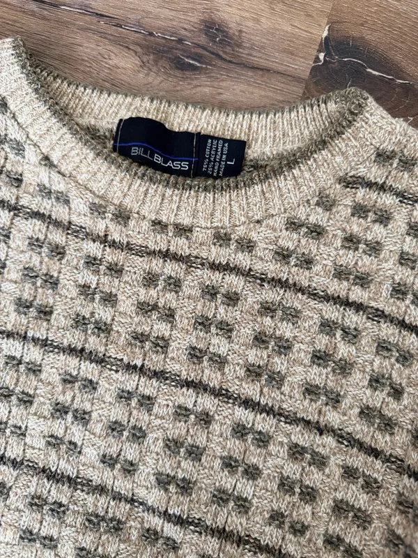 Vintage Bill Blass Tan Crewneck Sweater - Image 3