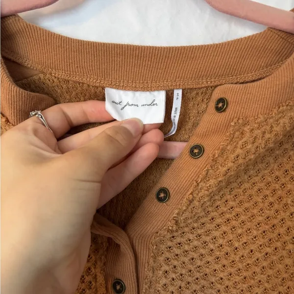 Out from under by Urban Outfitters Mel Cozy Henley Top Size Small - Image 5