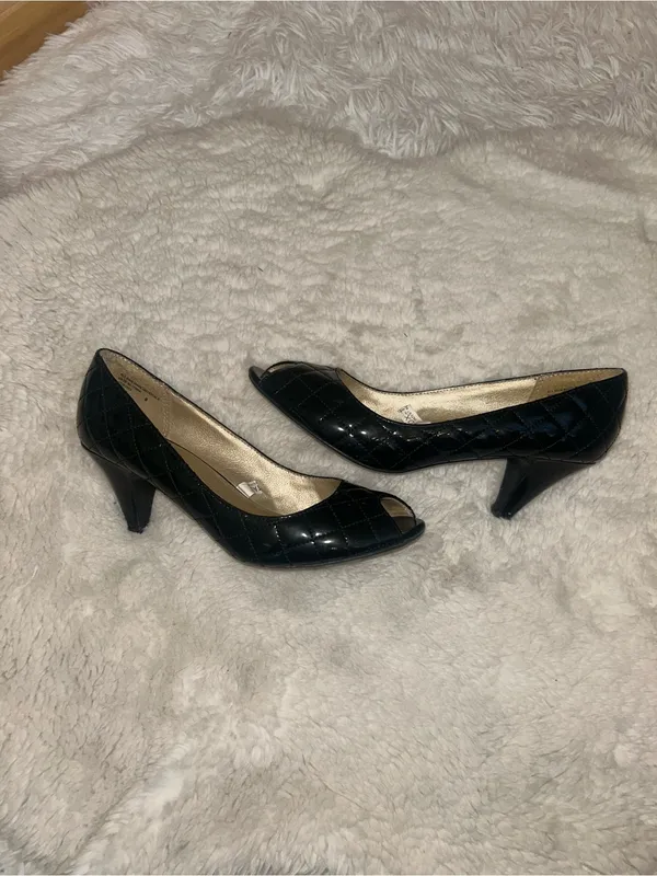 Mossimo Quilted Patent Peep-Toe Heels Y2K vibes shoes woman’s size 8 - Image 4