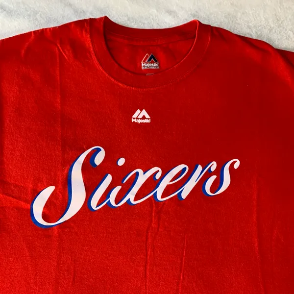 Majestic Philadelphia 76ers Red Graphic T-shirt Size Medium - Image 4