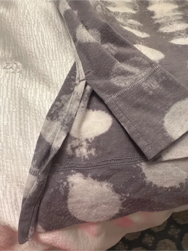 Lululemon size 8 scoop neck Tshirt small pocket cotton grey white - Image 5