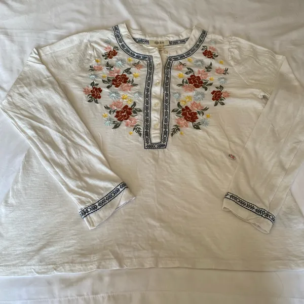 Style & Co. Floral Embroidered Long Sleeve Top size S - Image 2