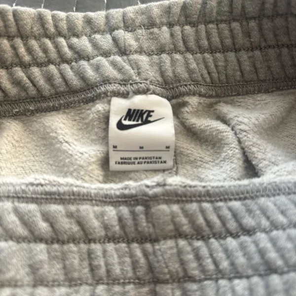 Gray Nike sweatpants - Image 4