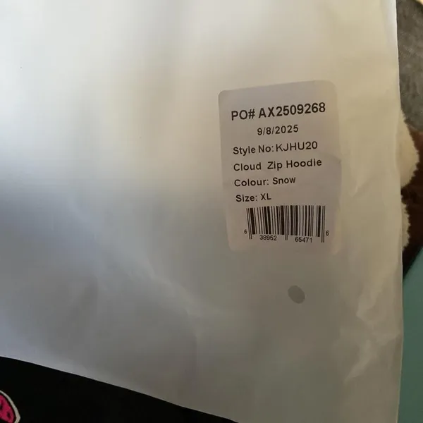 NWT Cloud Zip Hoodie Snow White - Image 2
