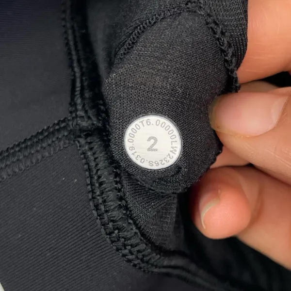 Lululemon Black‎ Energy Criss Cross Back Sports Bra Size 2 - Image 6